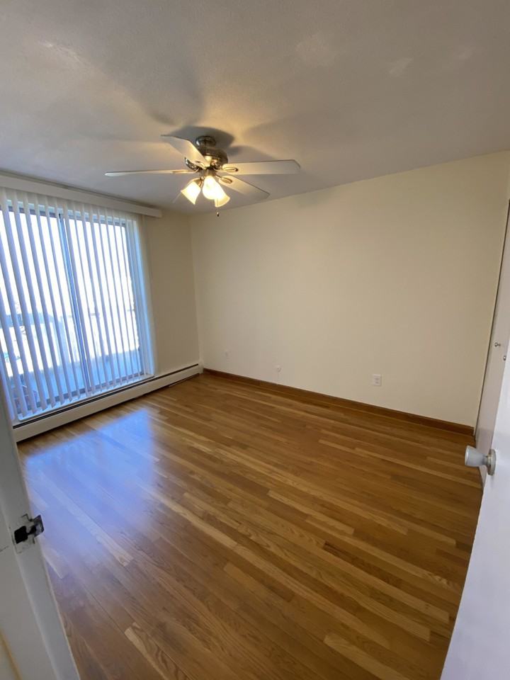 Kenrick - Photo 2 of 17