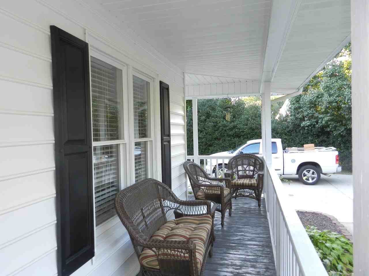 108 Goldfield Dr - Photo 2 of 21