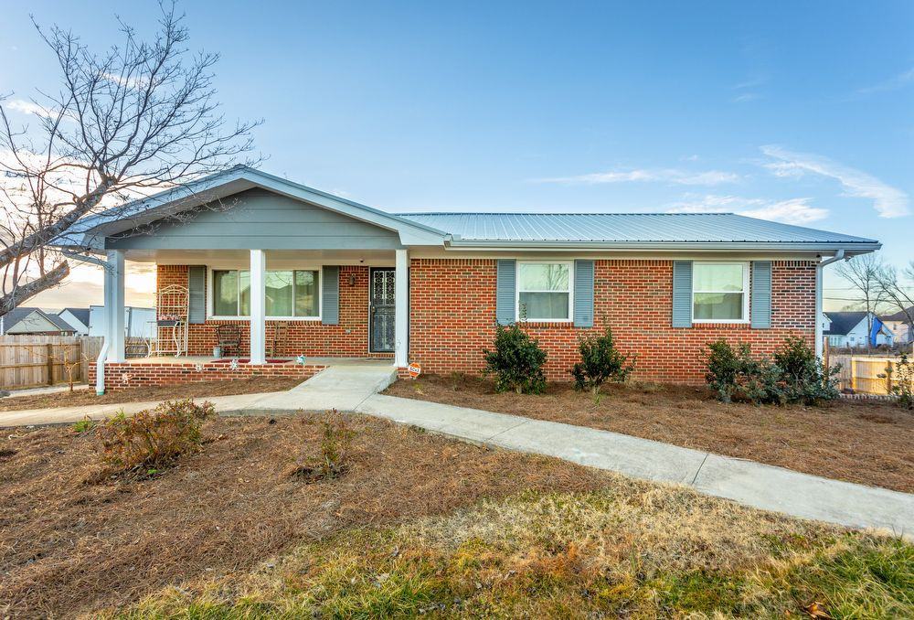 Near Hamilton Place Mall, Chattanooga, TN 37421 3 Bedroom Apartment for