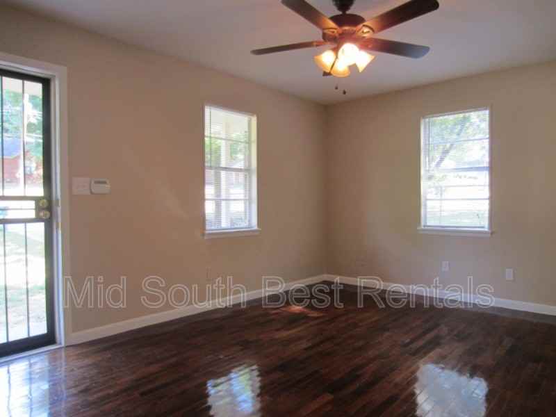 53 W Rollins Rd - Photo 2 of 8