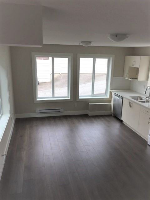 3645 Oxford St - Photo 3 of 10