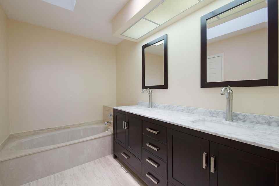 7520 La Paz Boulevard - Photo 3 of 7