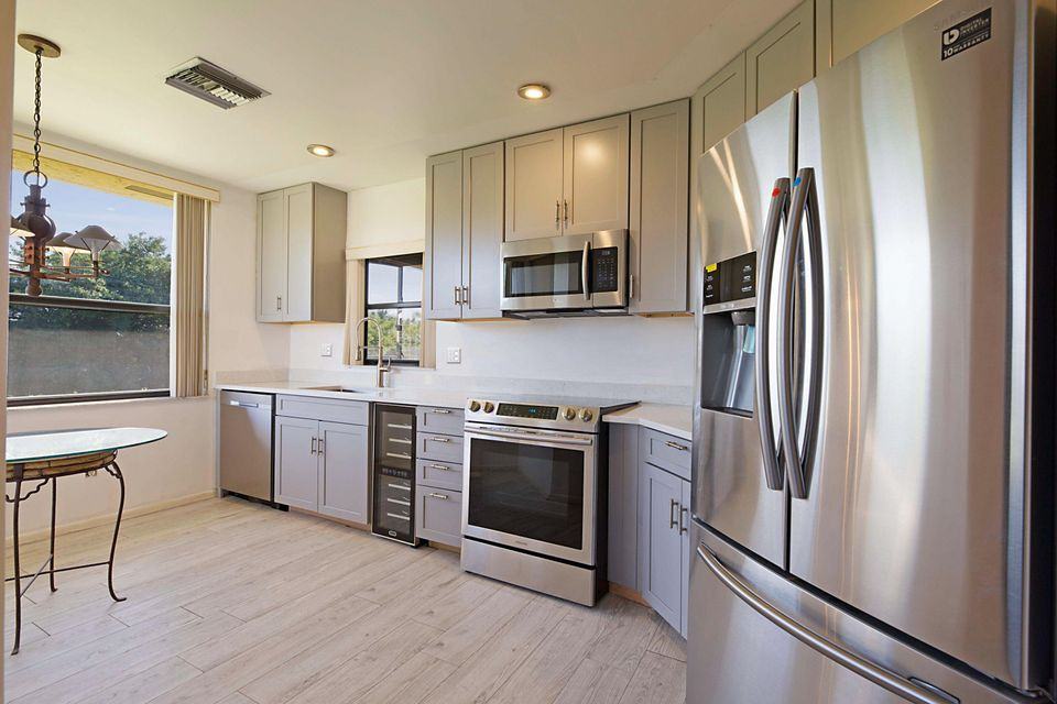 7520 La Paz Boulevard - Photo 2 of 7