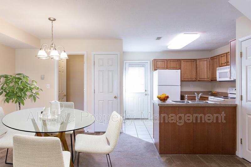 201 Somerset Ct - Photo 2 of 8