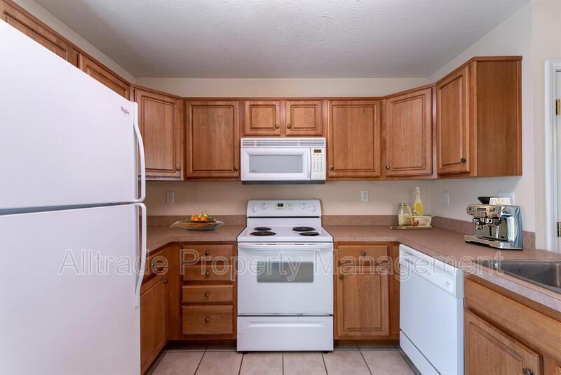 201 Somerset Ct - Photo 3 of 8