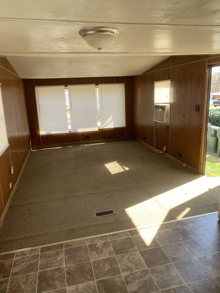 #11 2 Bedroom Mobile Home For Rent! - Photo 3 of 8