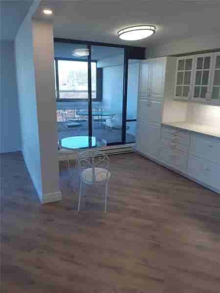 240 Heath Street West #403 - Photo 3 of 21