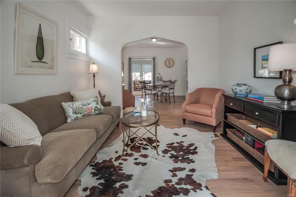 1111 Blendon Place - Photo 3 of 16