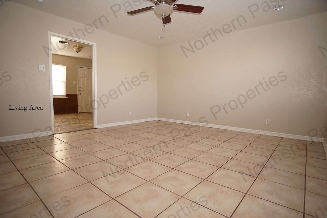 5524 Yarmouth Lane - Photo 3 of 15