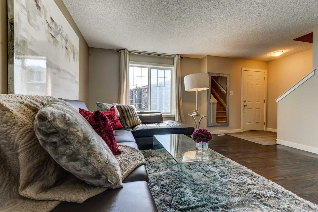 12004 35 - Photo 6 of 32