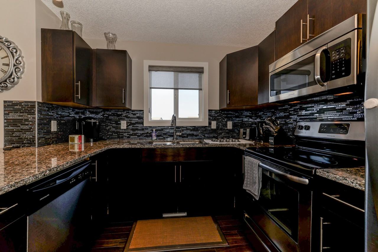 12004 35 - Photo 7 of 32