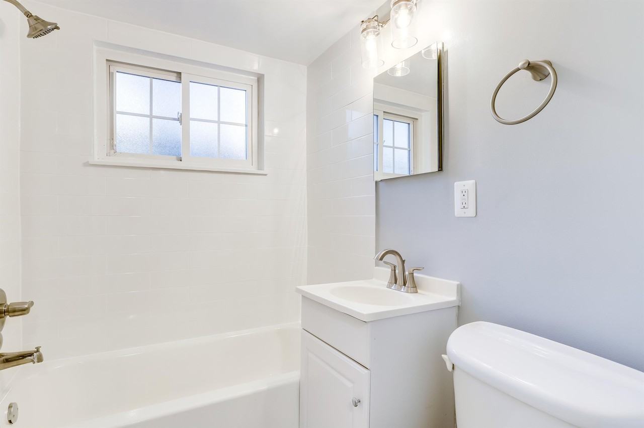 1941 N Cameron St #4 - Photo 6 of 15
