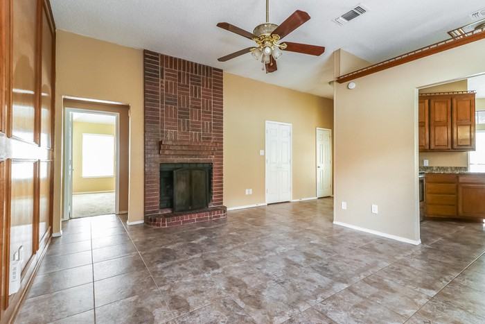 6412 Woodcreek Trl - Photo 3 of 14