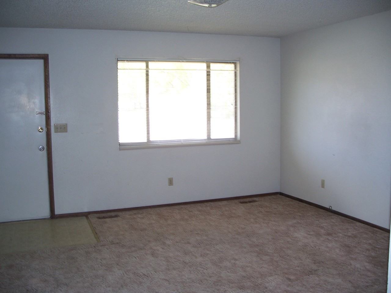 3237 D 1/2 Rd - Photo 3 of 5
