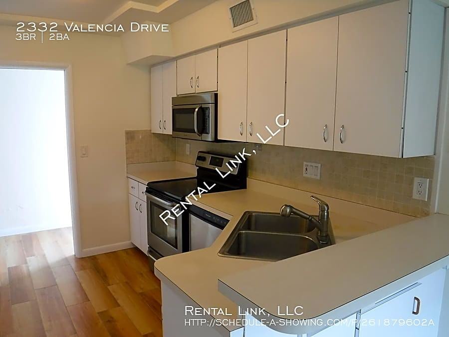 2332 Valencia Dr - Photo 3 of 19