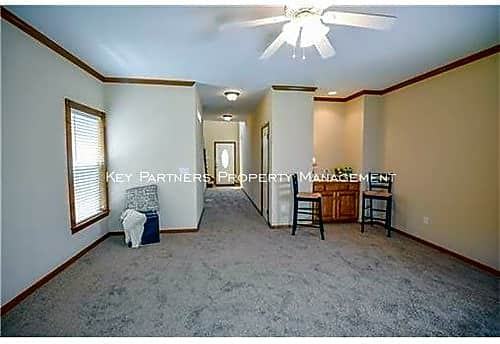 1950 W Surrey St - Photo 2 of 10