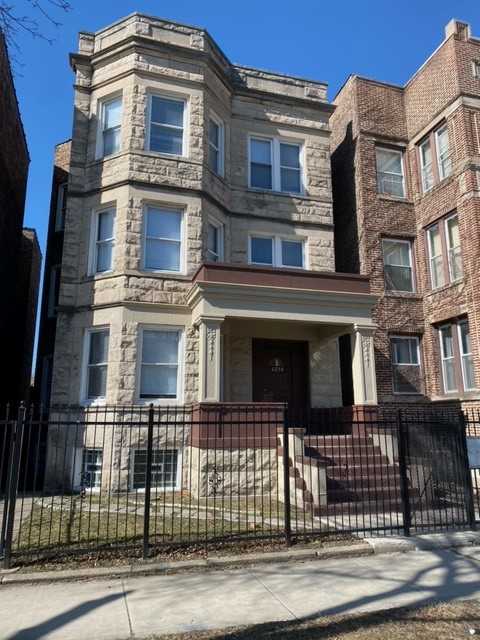 6238 St. Lawrence - Photo 2 of 13