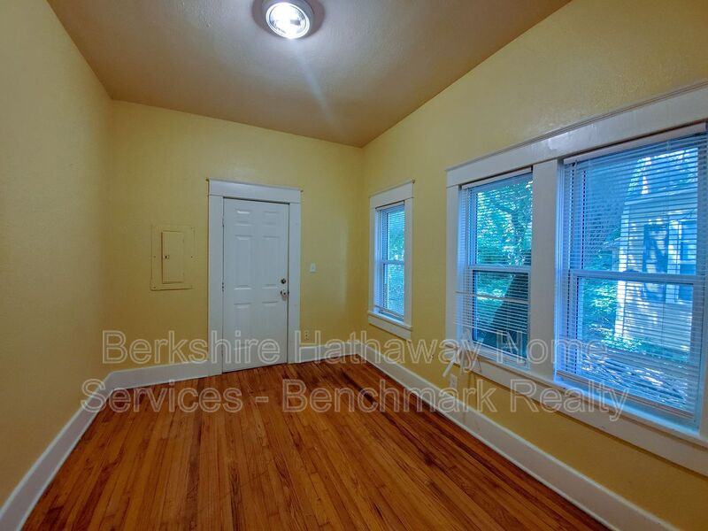 510 N Beard Ave - Photo 3 of 33
