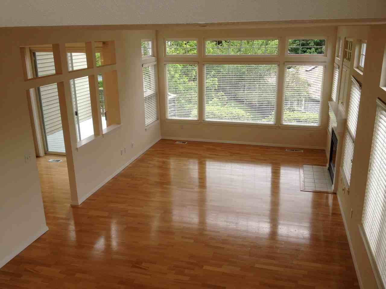 9826 Northwest Silver Ridge Loop - Photo 5 of 11