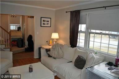 504 Sudbury Rd - Photo 3 of 12