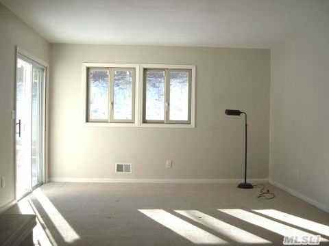 4 Laurel Dr - Photo 3 of 5