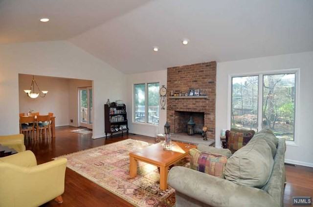 85 Orchard Rd - Photo 2 of 17