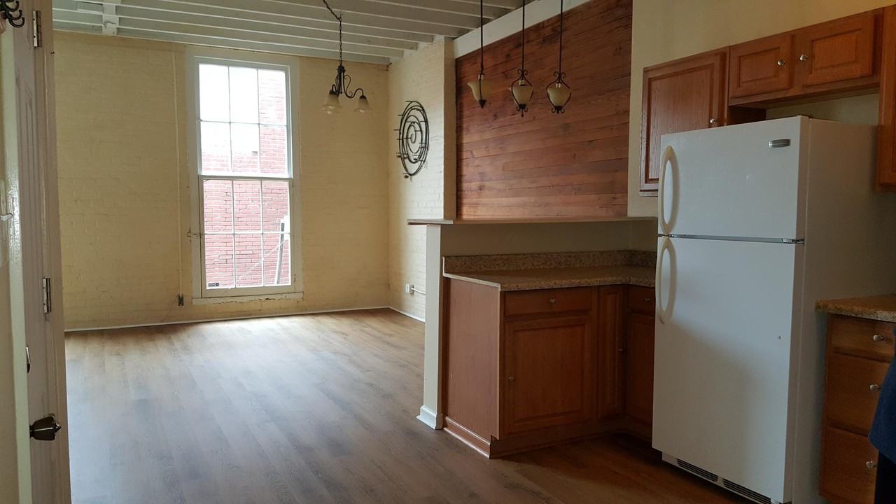 915 Dec - Photo 2 of 23