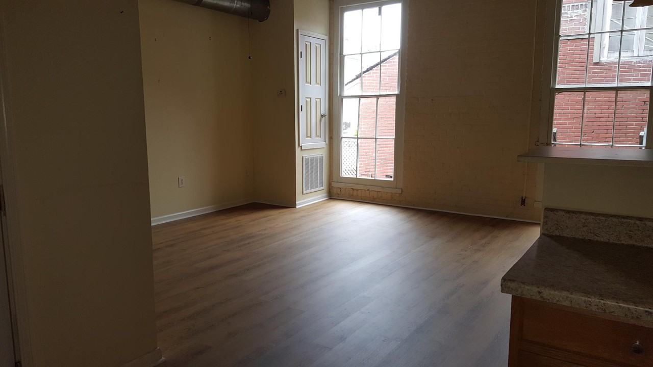 915 Dec - Photo 4 of 23