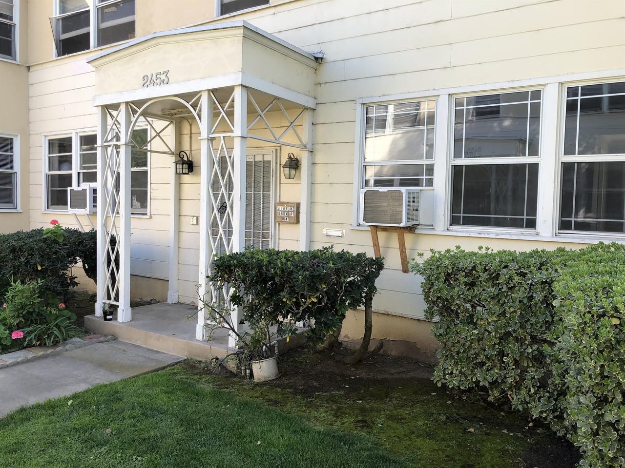 2453 Silver Lake Blvd #2453B - Photo 2 of 37