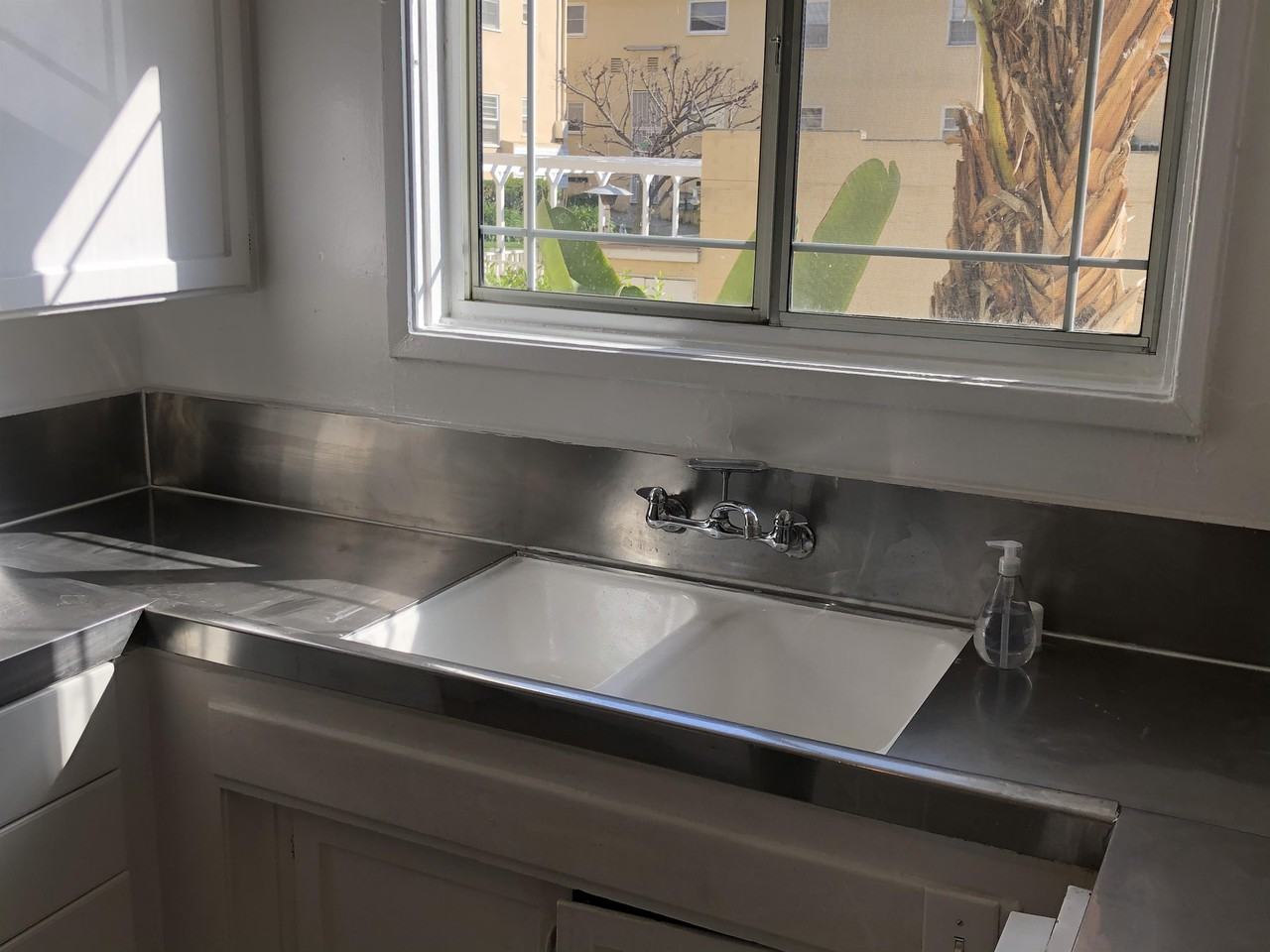 2453 Silver Lake Blvd #2453B - Photo 5 of 37
