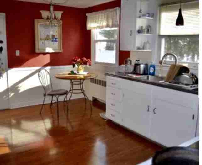 West Hartford 3 BR Apartment - Photo 4 of 8