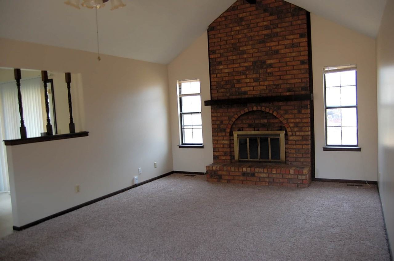 7300 Nw 78th St - Photo 2 of 7