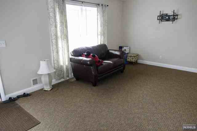 183 Livingston St Unit A - Photo 2 of 21