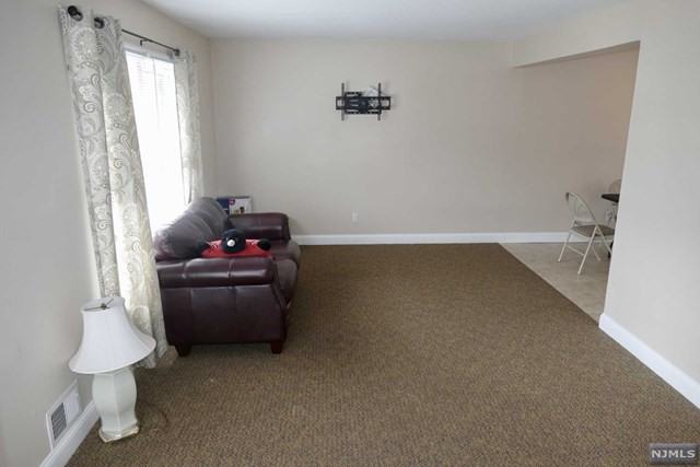 183 Livingston St Unit A - Photo 3 of 21