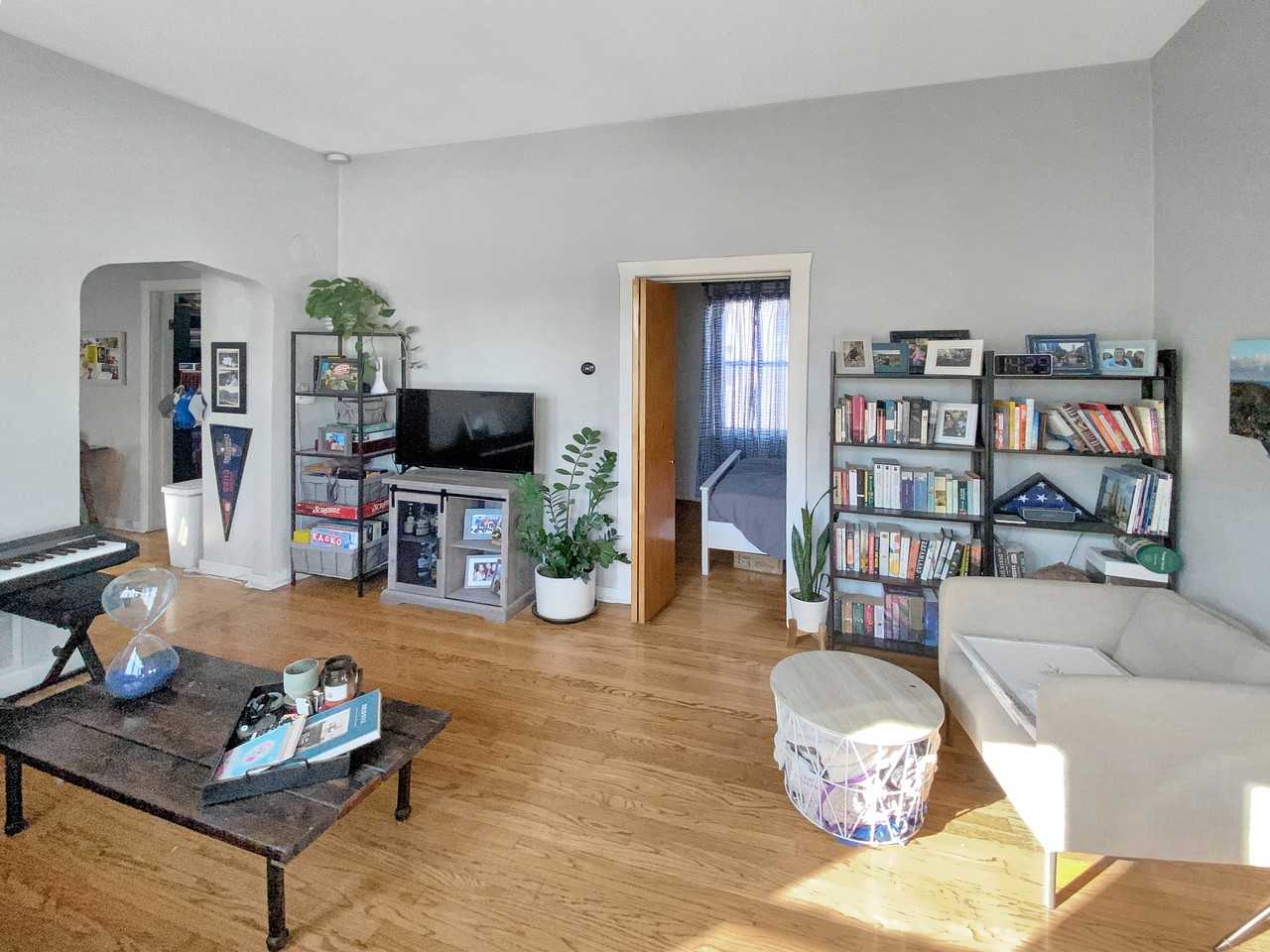 2137 N Maplewood Ave Chicago Illinois 60647 - Photo 2 of 16