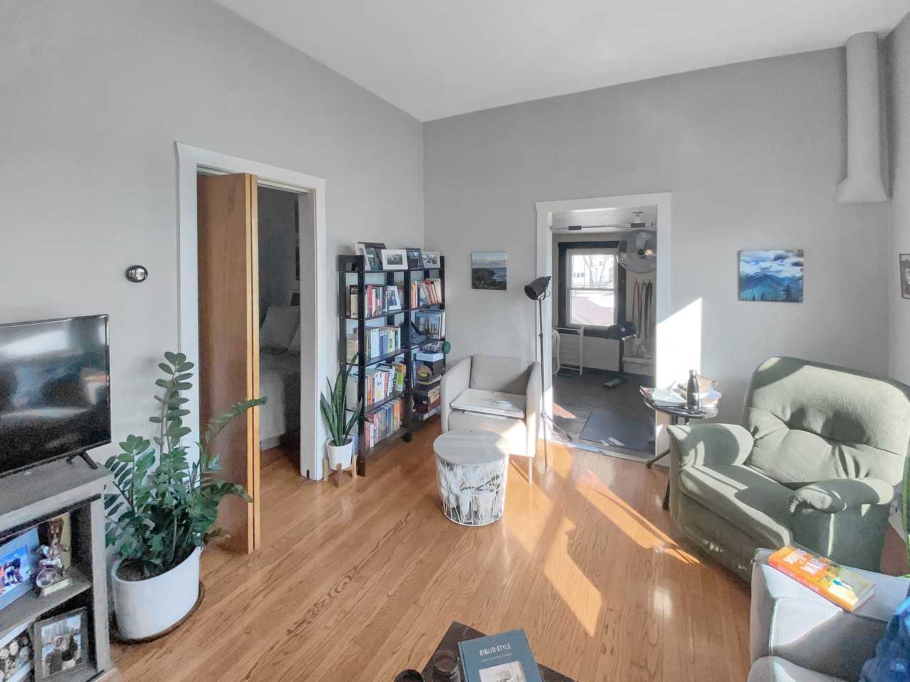 2137 N Maplewood Ave Chicago Illinois 60647 - Photo 3 of 16