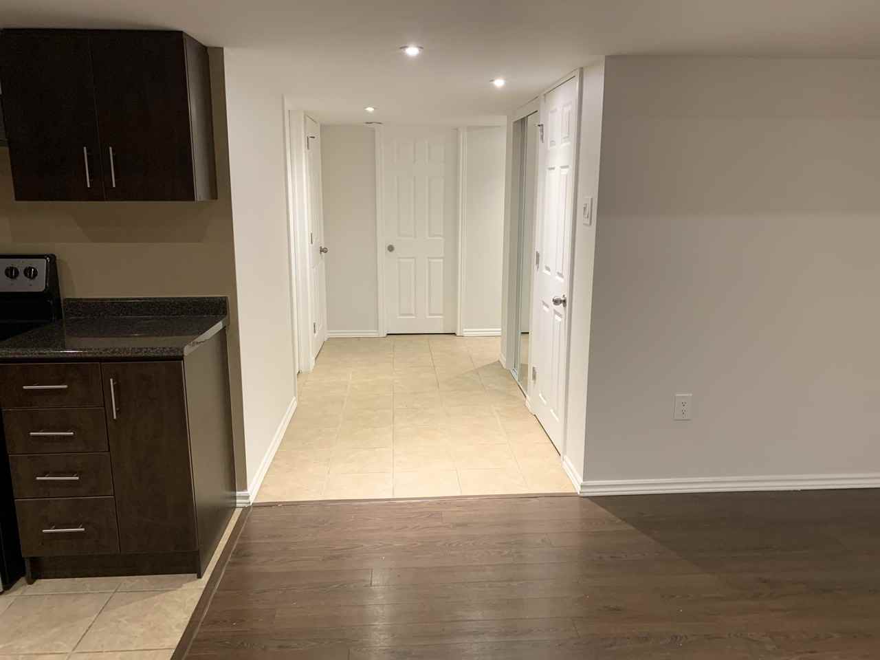 Basement apartment with separate entrance - Photo 2 of 17