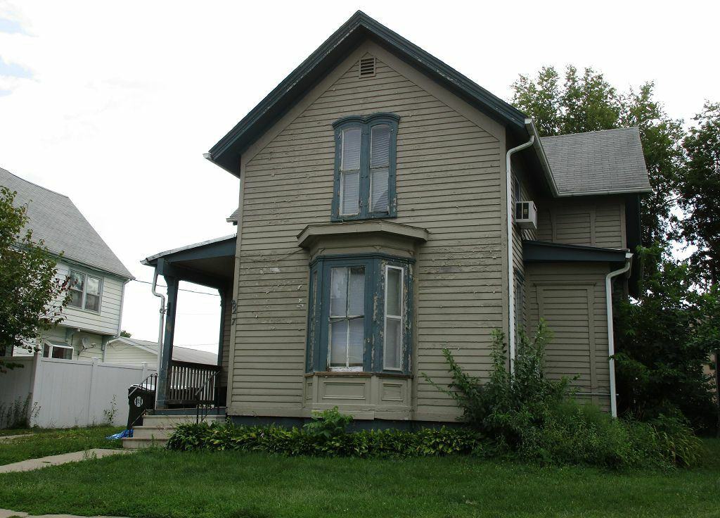 827 W 3rd St #1 - Photo 4 of 4