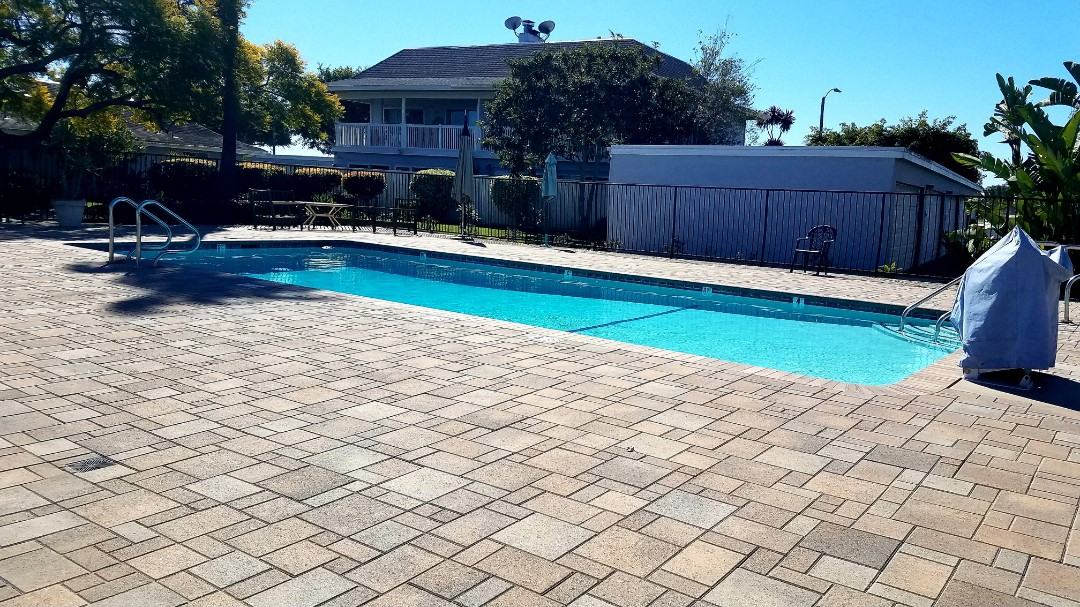 2514 University Dr - Photo 3 of 5