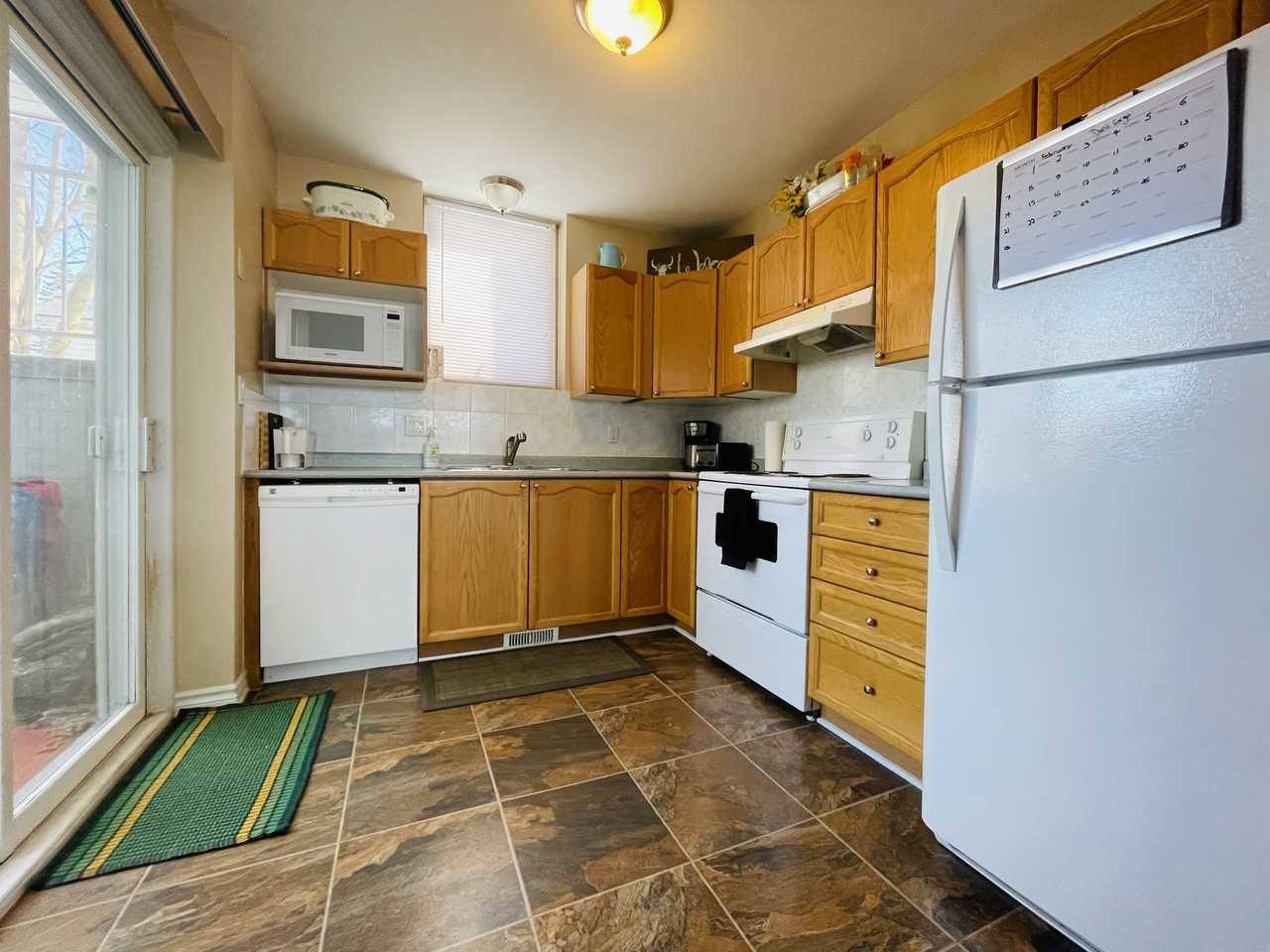 75 Lapointe Blvd Unit 5c - Photo 2 of 10