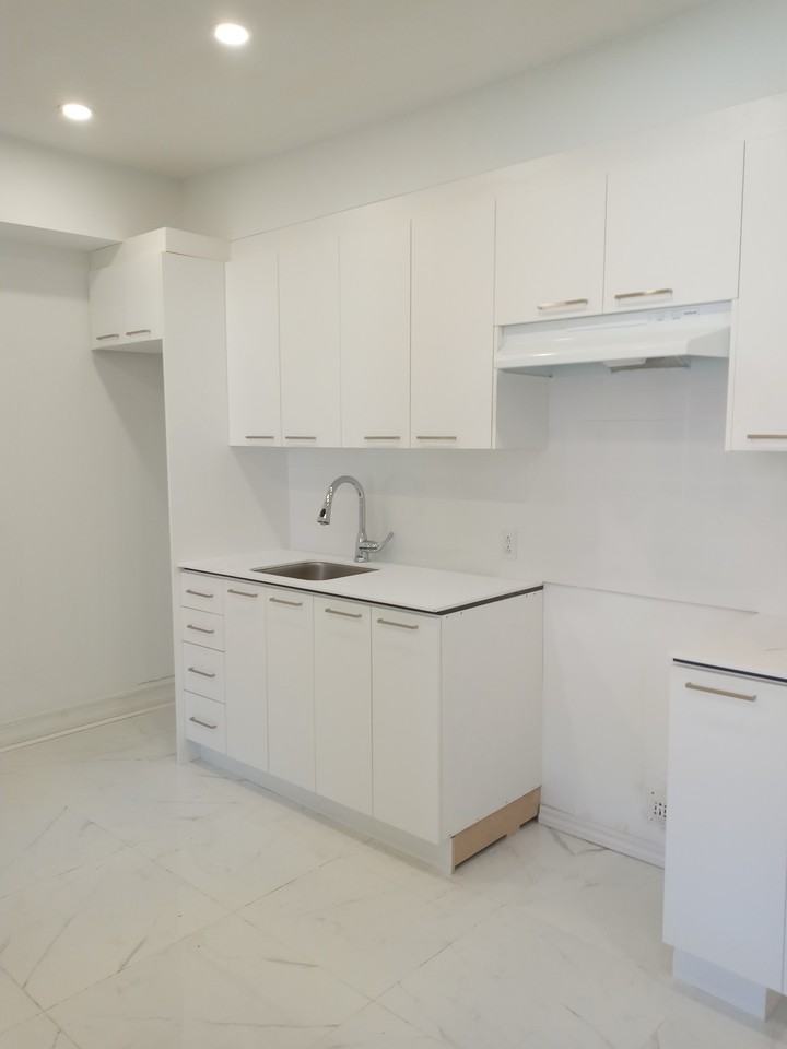 4033 Rue Adam - Photo 2 of 14