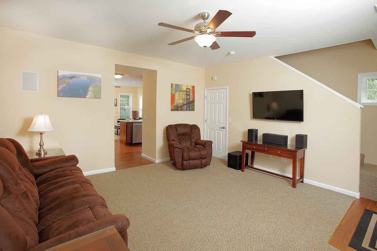 11 Lakeway Village Ln - Photo 2 of 10