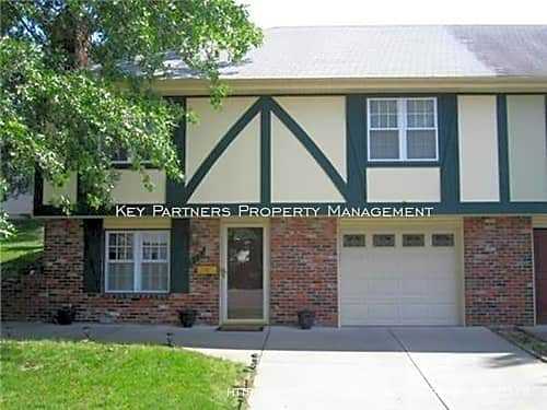 7175 Nw Chapel Woods Cir - Photo 2 of 10