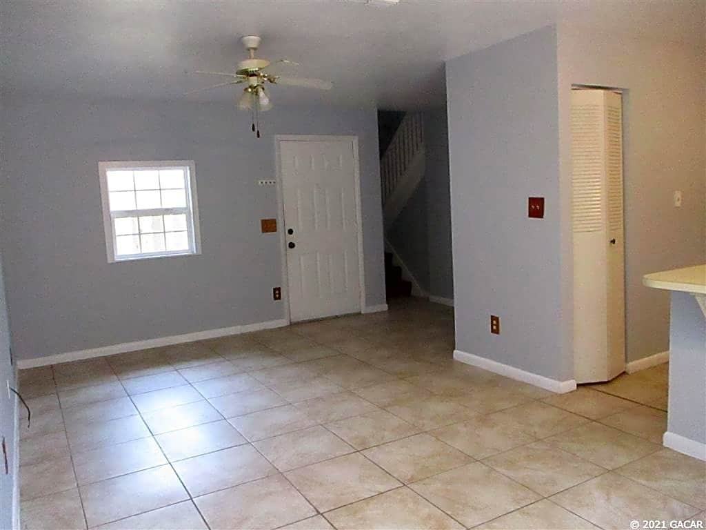 2048 Sw 69th Dr - Photo 2 of 17