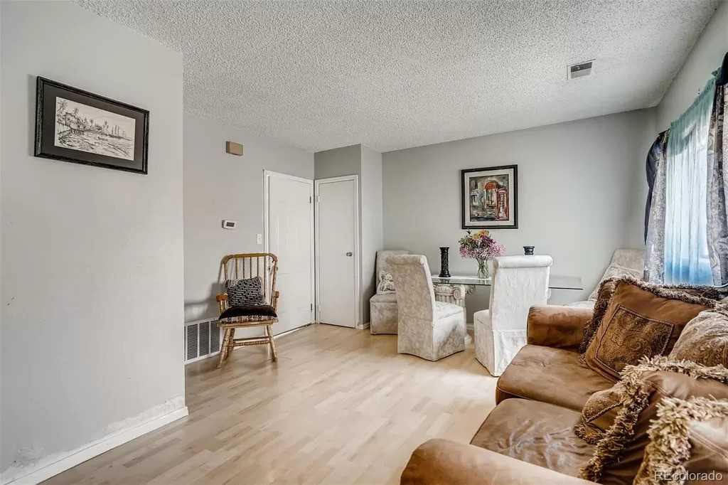 3398 Wadsworth Blvd - Photo 2 of 11