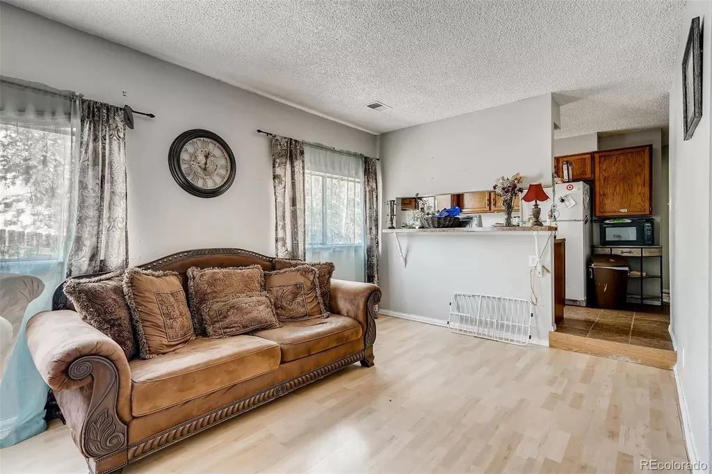 3398 Wadsworth Blvd - Photo 3 of 11