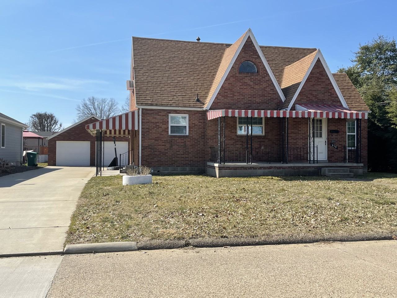 610 39th Street, Vienna, WV 26105 3 Bedroom House for 1,400/month Zumper