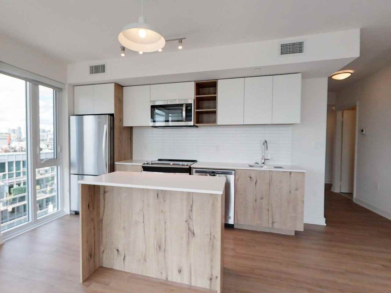 39 Niagara Street #729