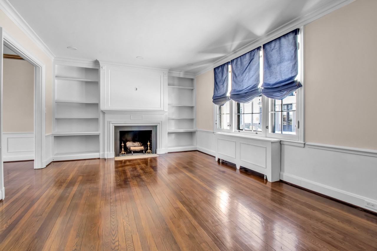 672 Delaware Ave - Photo 3 of 20