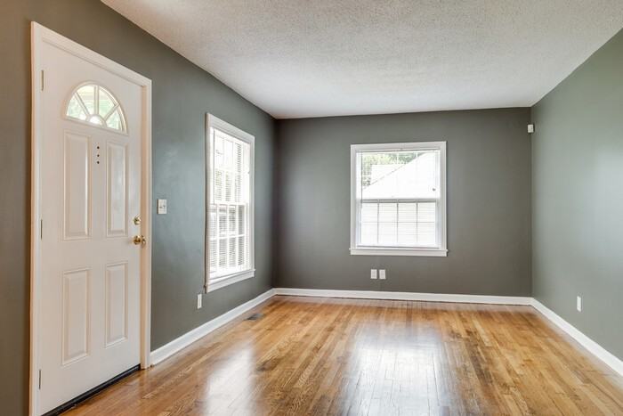 1204 Thompson Pl - Photo 2 of 16